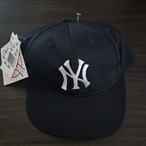NWT Vintage Logo 7 New York Yankees Hat
